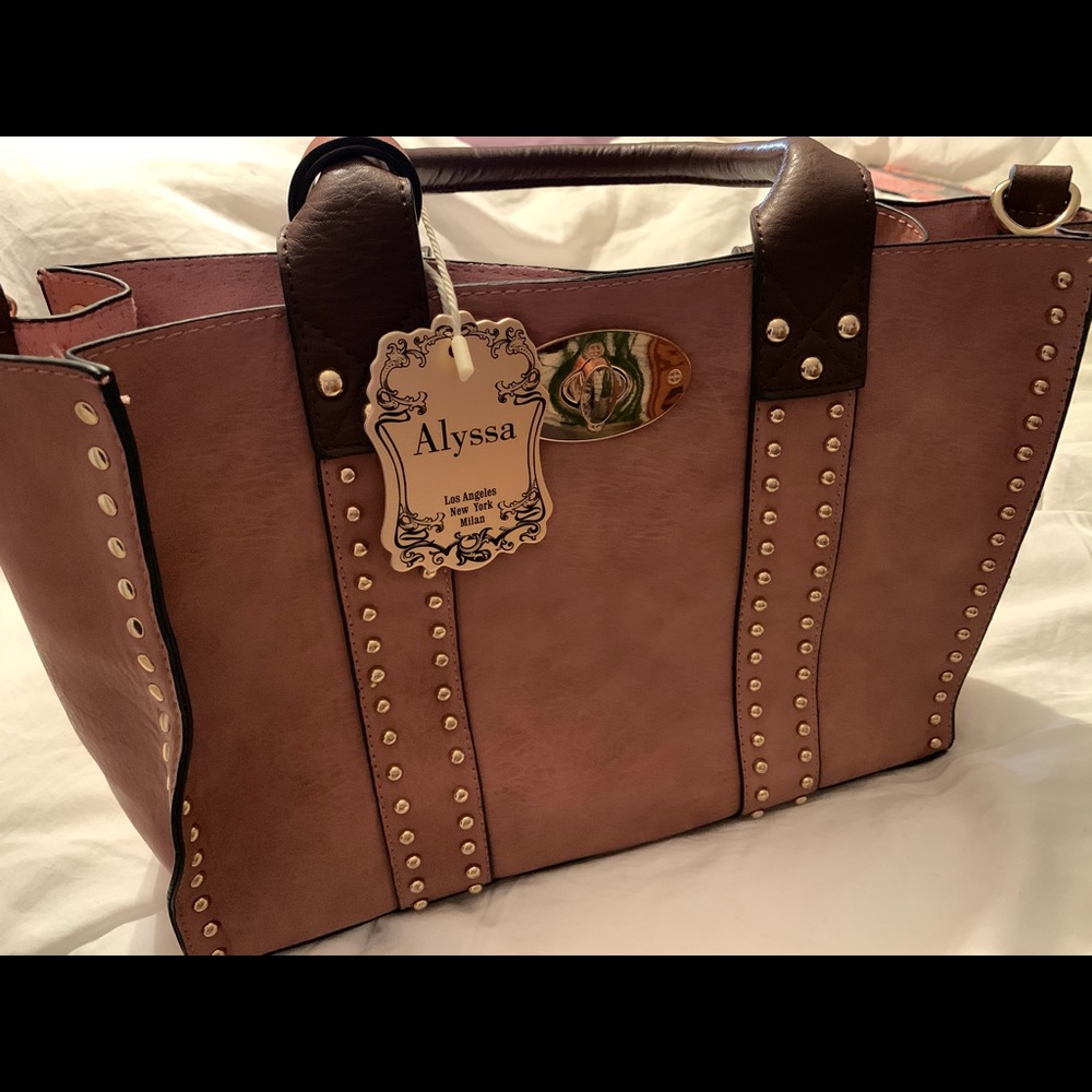 Beautiful bucket bag never been used, brand new